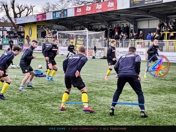 Southend United bet on Merthyr midfielder Lewys Twamley