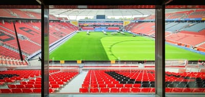 Leverkusen sucht neuen Trainer, da Dumfries von Real freigegeben wurde