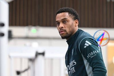 Arsenal face PSG final without specialist right-back after Timber injury